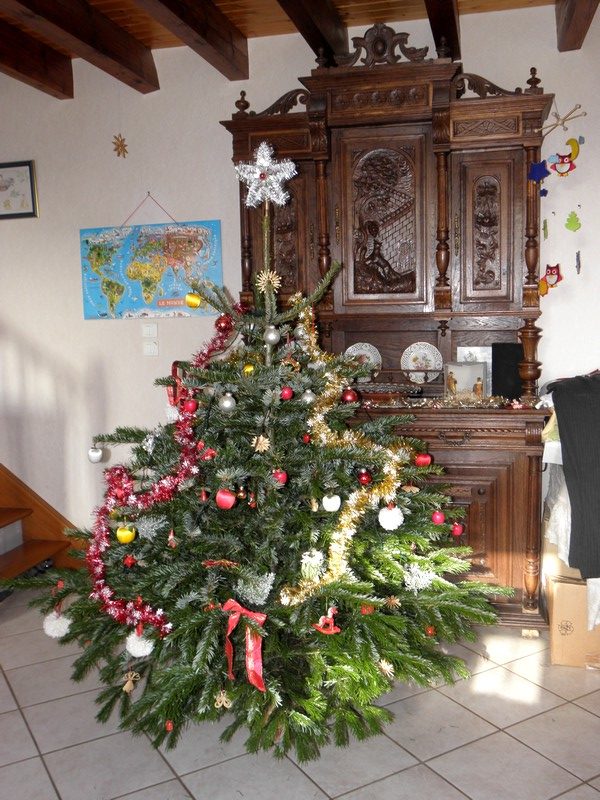 sapin-de-noel-decore-rotated